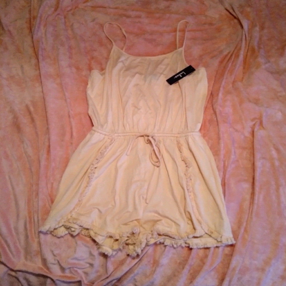 Lulus peach colored romper